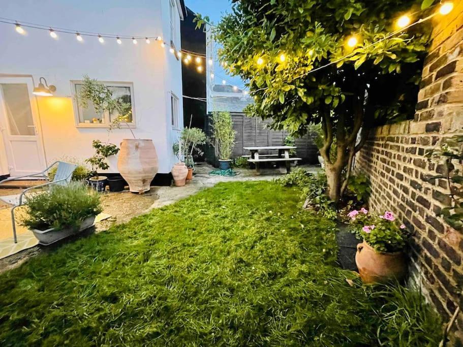 Northdene Cottage - Cosy Old Fisherman'S Cottage Two Mins From Sea - Free Parking - Wood Burning Stove - Roll Top Bath - Dog Friendly Deal Eksteriør bilde